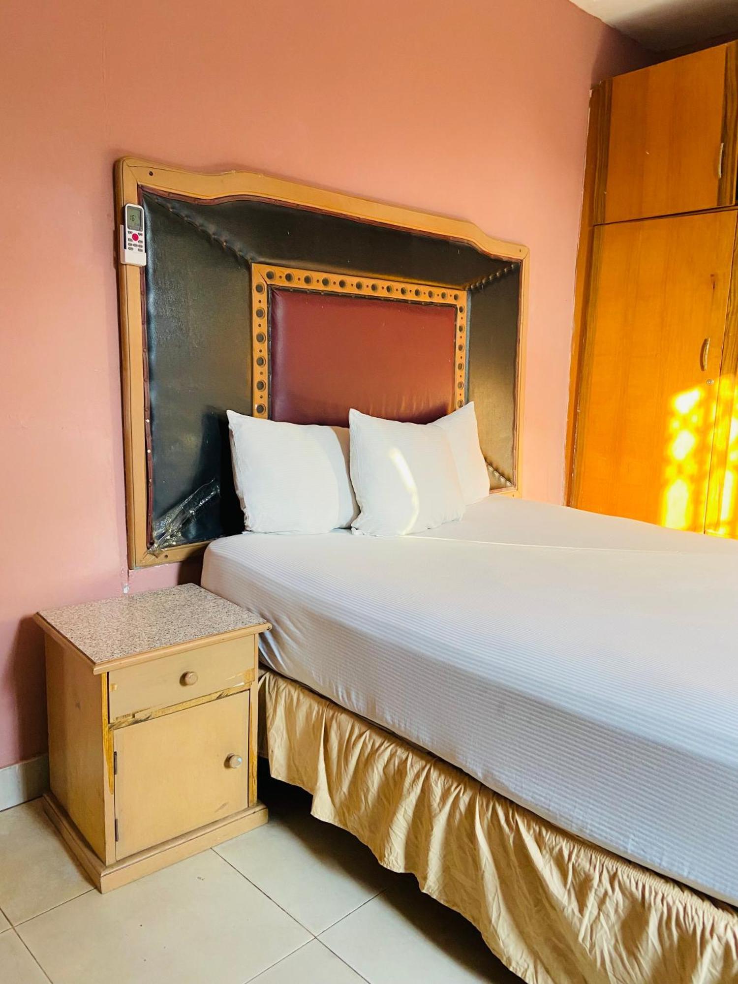 Heaven Gate Hotel Accra Exterior photo